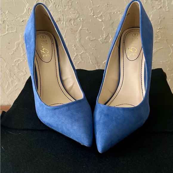 Rouge Pumps/Heels Condition-01 - Picture 3 of 8